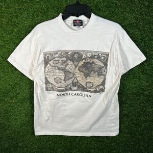 Del Sol North Carolina World Map Graphic T-Shirt Mens Medium White Vintage Style